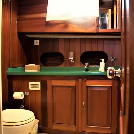 Lady Christa Bateau-hôtel Palerme
