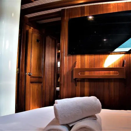 Lady Christa Bateau-hôtel Palerme
