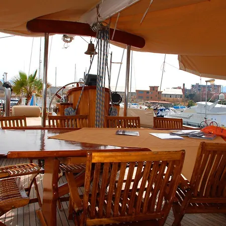 Botel Lady Christa