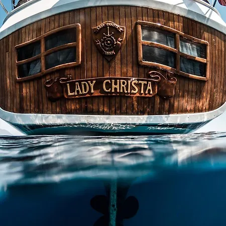Botel Lady Christa *